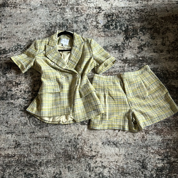 NEVER WORN Yellow TWEED two-piece set! Top and Shorts - Picture 1 of 6